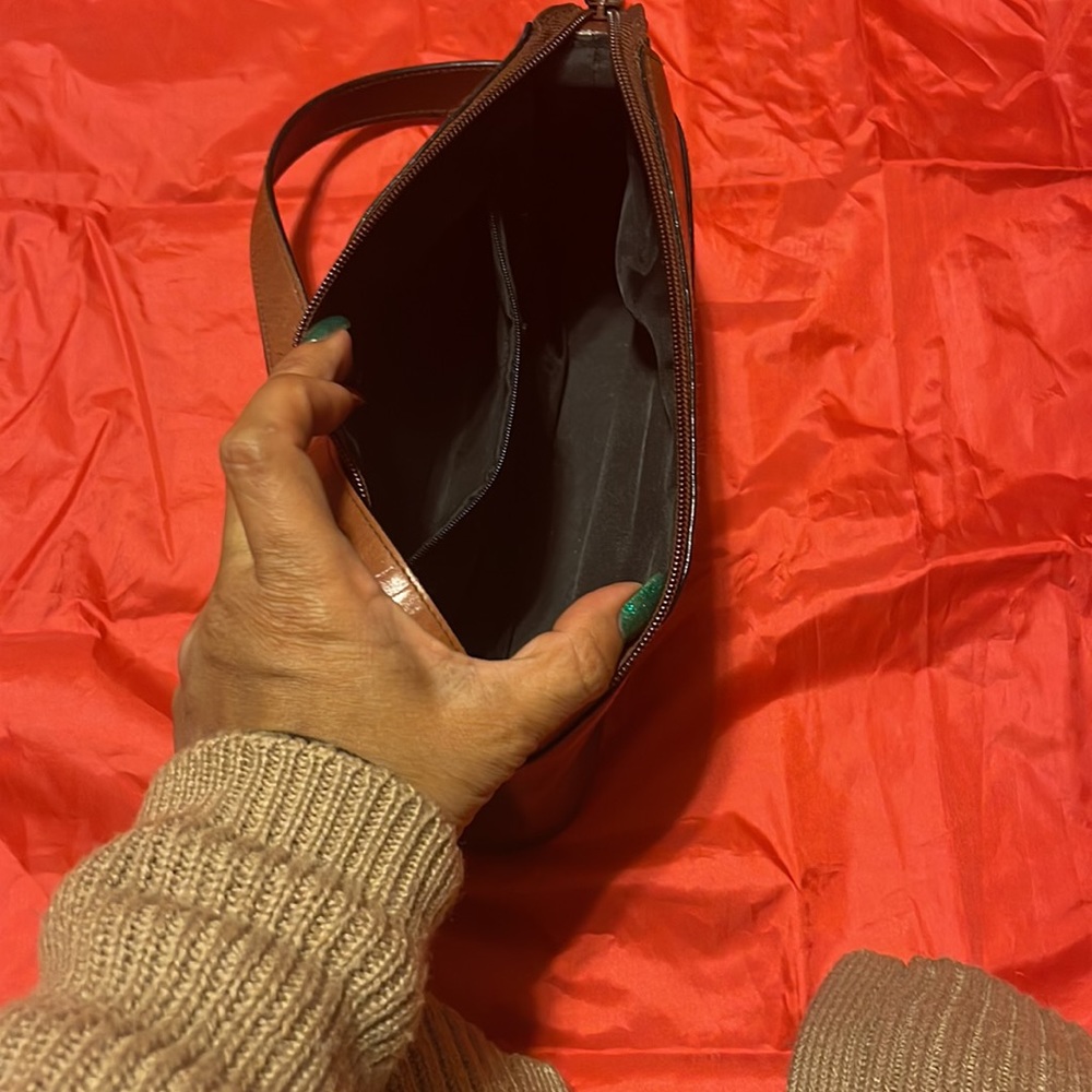 REACTION-KENNETH COLE Purse ๐ - Picture 4 of 5